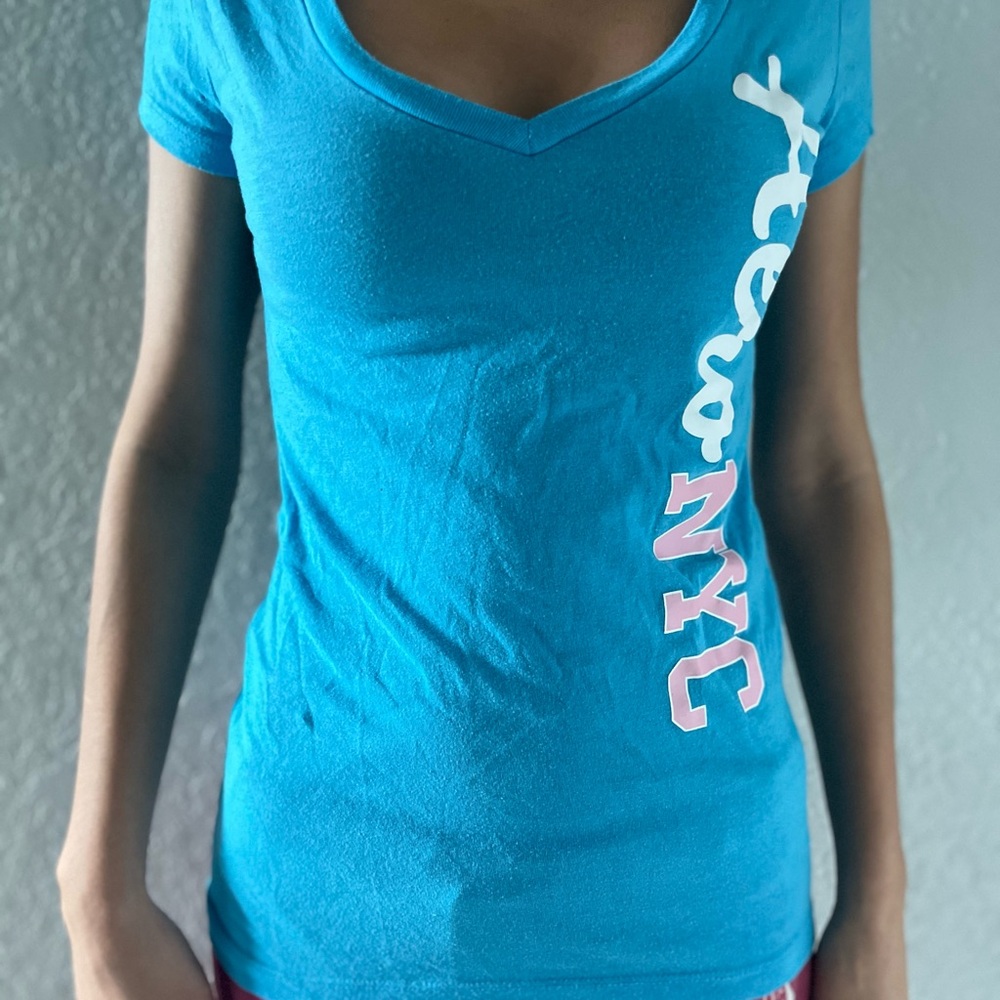 Aeropostale Teal V-Neck Tee with Pink Graphic